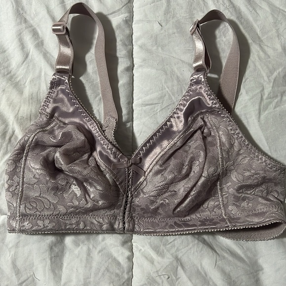 Bras - Picture 3 of 4